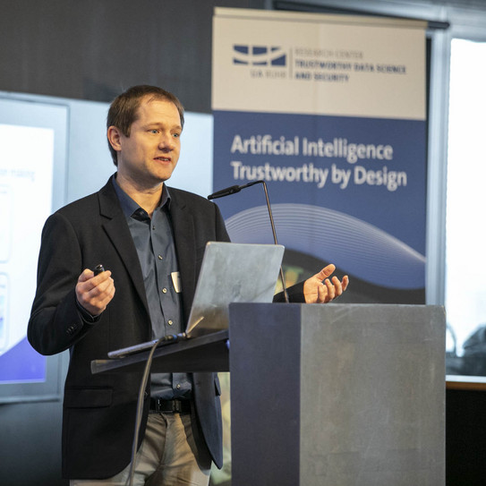 A profil picture of Nils Weitzel