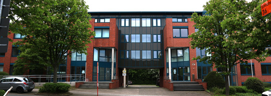 Frontal view of the Josef von Fraunhofer Straße 25.